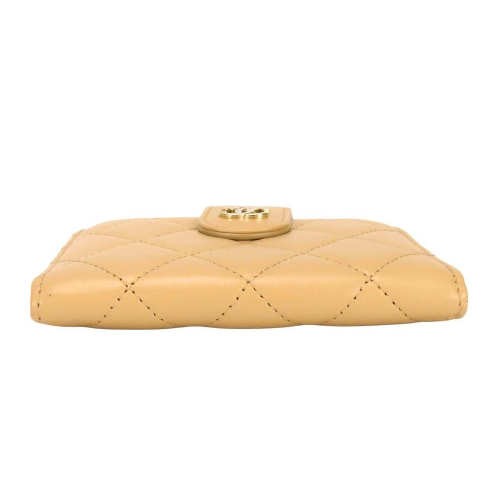 CHANEL Cream Lambskin Leather Wallet - Picture 4 of 16